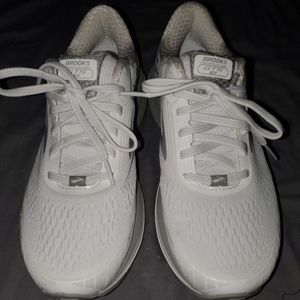 Womens sneakers